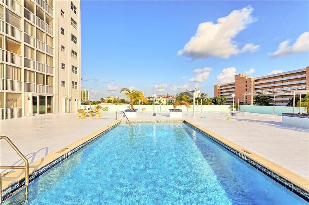 1505 North Riverside Drive, Unit 508 Pompano Beach, FL 33062 - Photo 23 of 31 pool