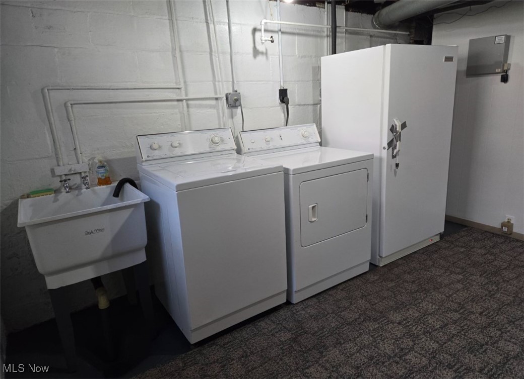 5123 Reed Avenue Ashtabula, OH 44004 - Photo 27 of 37 Washer dryer & freezer