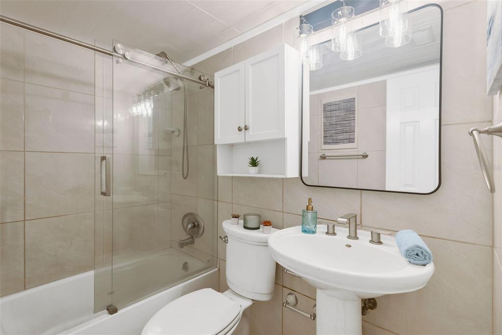 15065 Newport Road Clearwater, FL 33764 - Photo 12 of 26 Gallery Image 12