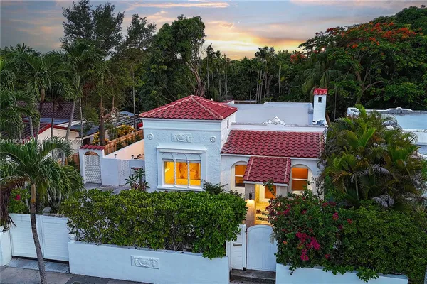 $1,998,000 | 3616 Southwest 26th Street, Miami, FL 33133