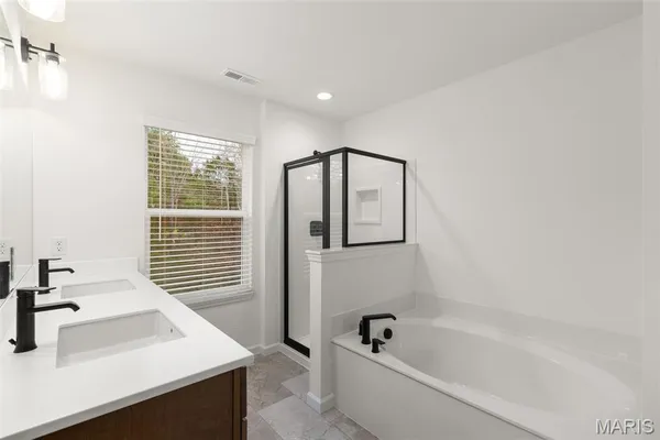 $459,900 | 360 Winding Bluffs Court, Fenton, MO 63026