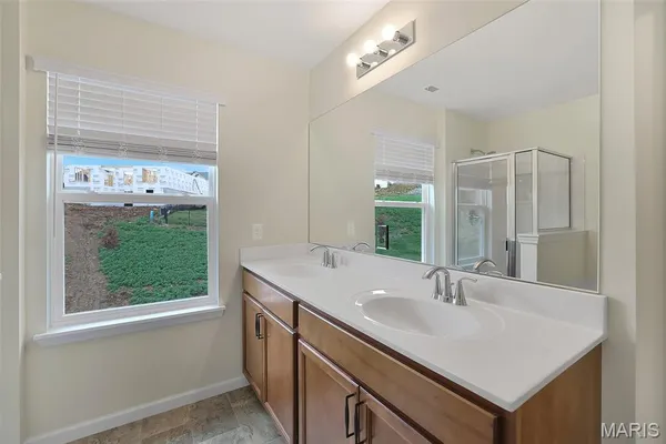 $459,900 | 360 Winding Bluffs Court, Fenton, MO 63026