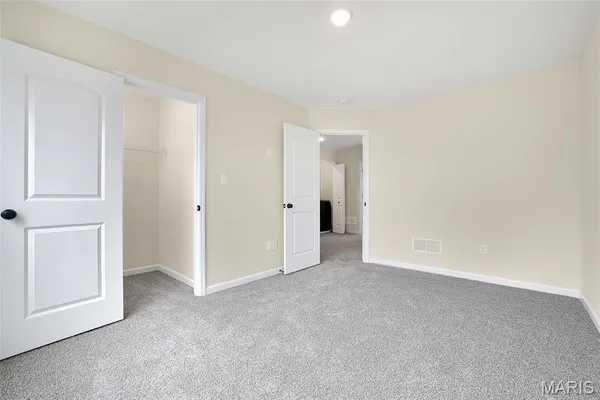 $459,900 | 360 Winding Bluffs Court, Fenton, MO 63026