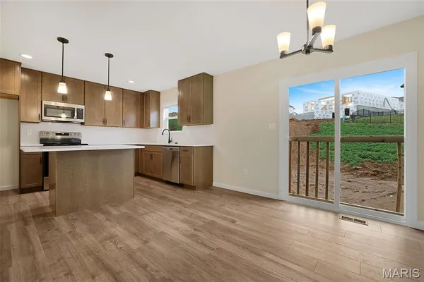 $459,900 | 360 Winding Bluffs Court, Fenton, MO 63026