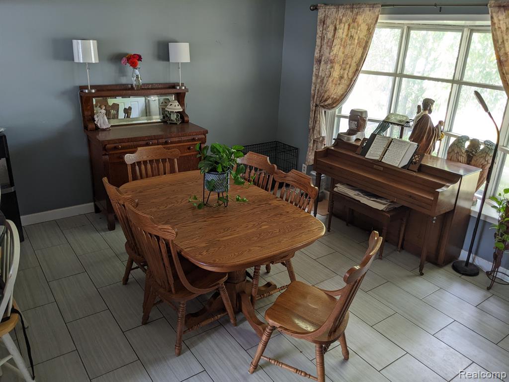 901 North Road Fenton, MI 48430 - Photo 4 of 24