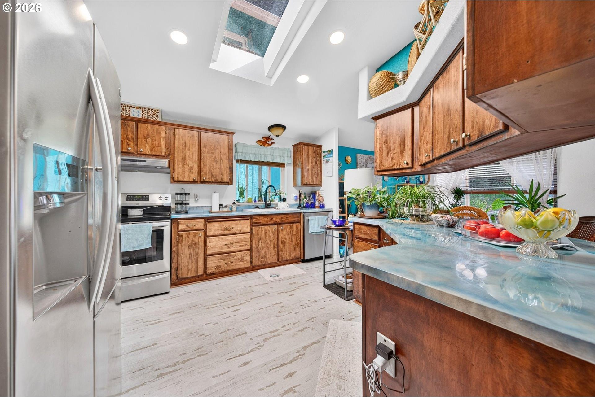 2220 North Lake Road Lakeside, OR 97449 - Photo 10 of 45 Kitchen