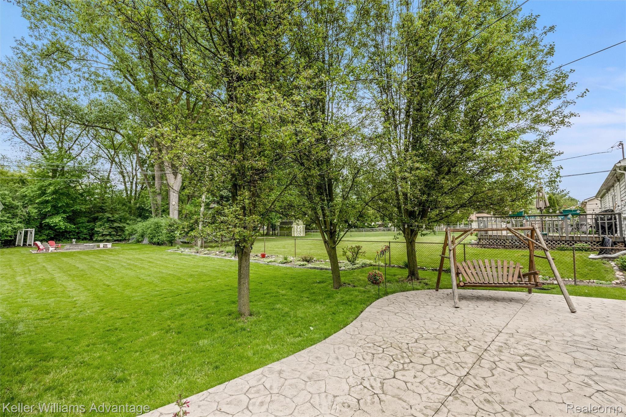 15084 Merriman Road Livonia, MI 48154 - Photo 33 of 37 37-15084 Merriman Rd, Livonia, MI, 481540007.jpg