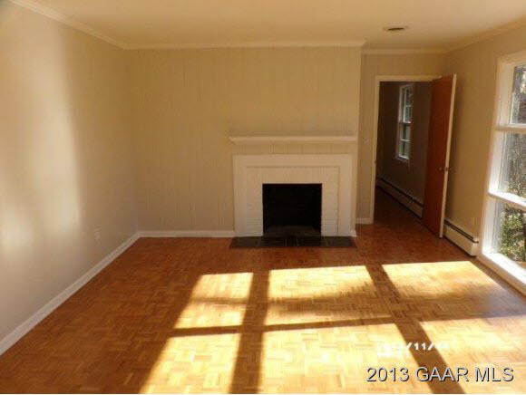 1842 Cherokee Road Waynesboro, VA 22980 - Photo 4 of 21 Gallery Image 4