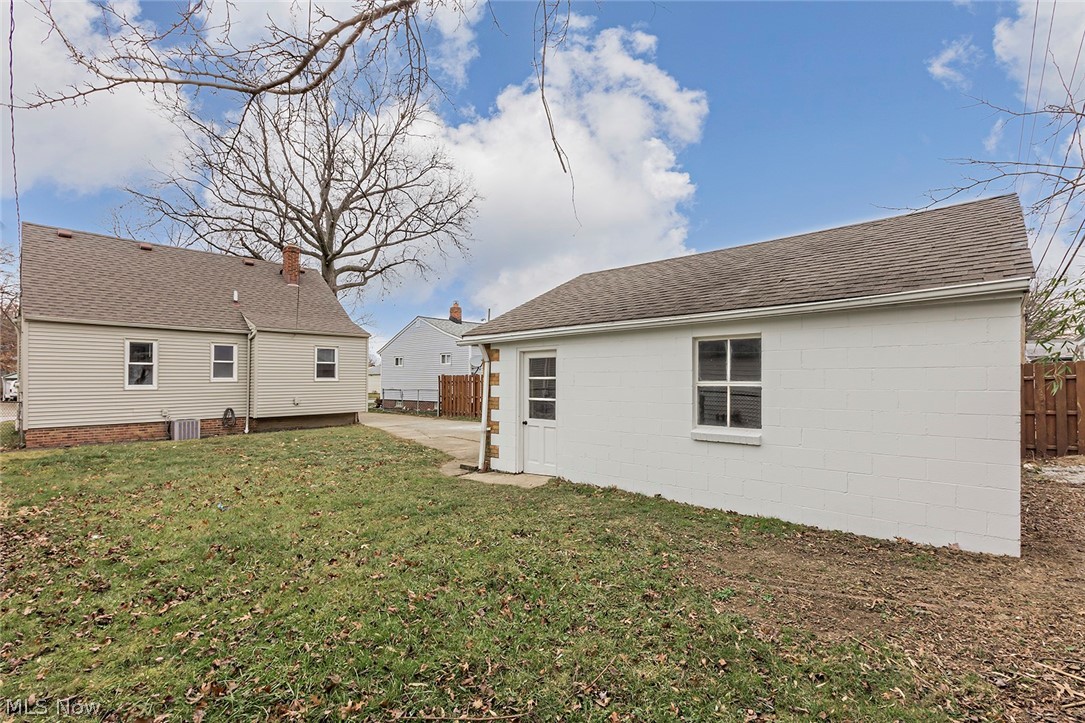 29228 Forestgrove Road Willowick, OH 44095 - Photo 5 of 35