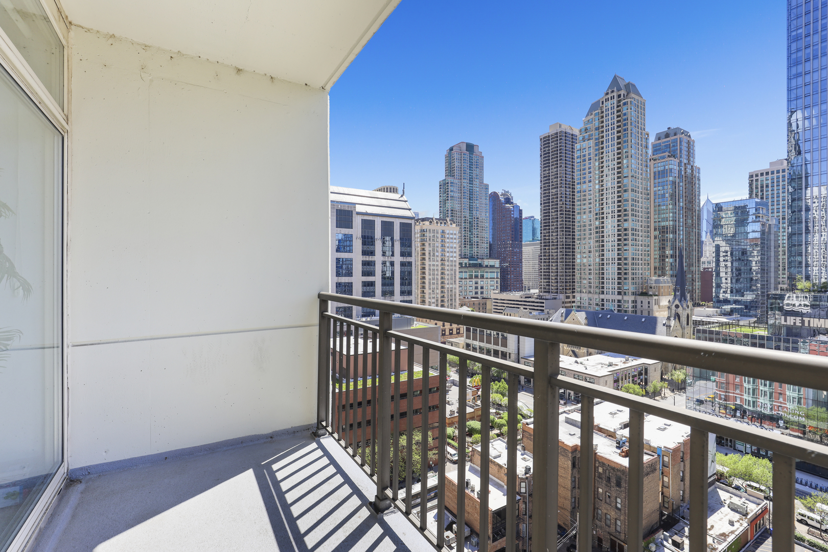 21 West Chestnut Street, Unit 1604 Chicago, IL 60610 - Photo 13 of 14