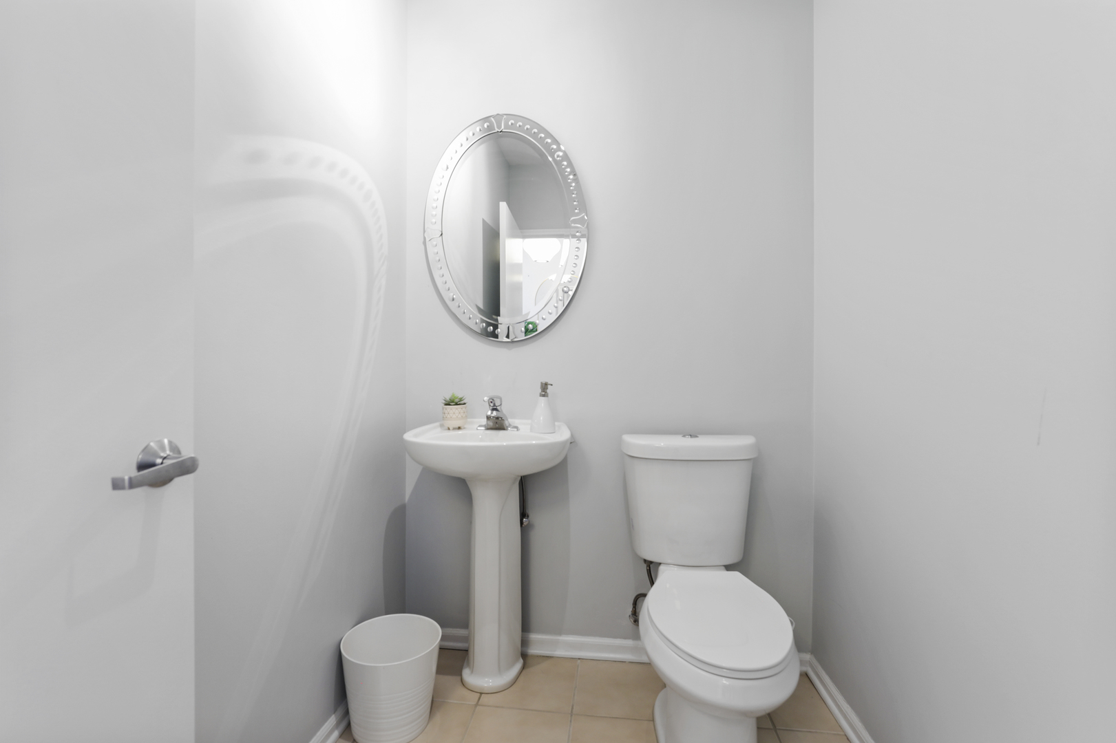 21 West Chestnut Street, Unit 1604 Chicago, IL 60610 - Photo 7 of 14