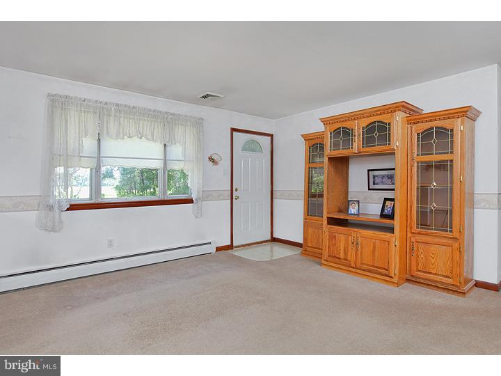 6086 Lake Road Newfield, NJ 08344 - Photo 4 of 17