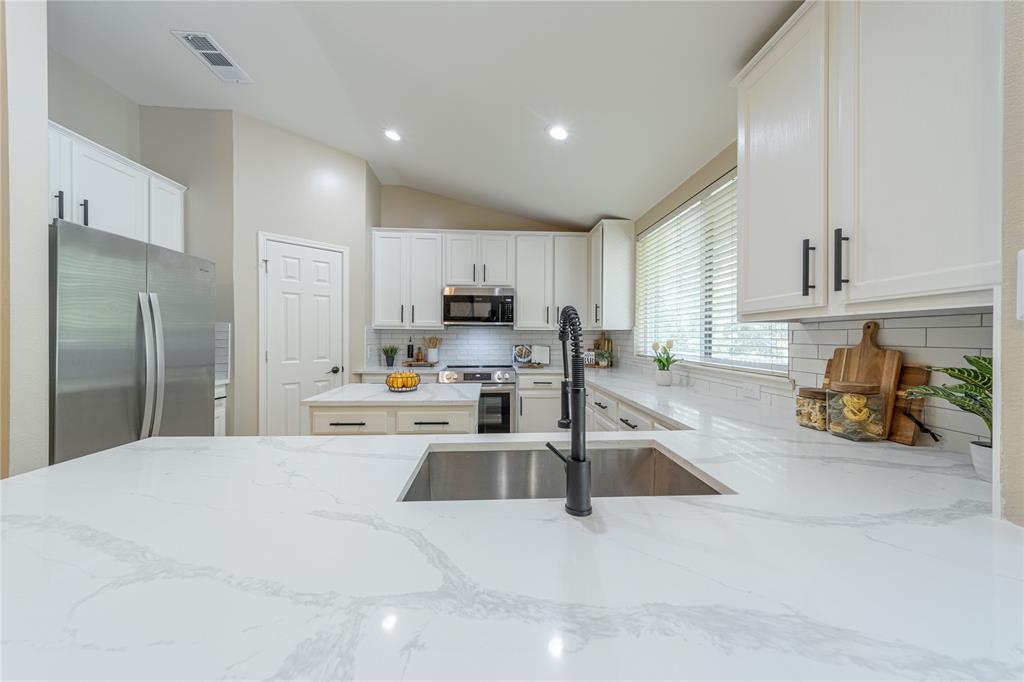 2036 Signal Ridge Place Rockwall, TX 75032 - Photo 11 of 28