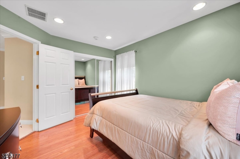 279 Janine Way Bridgewater, NJ 08807 - Photo 25 of 32