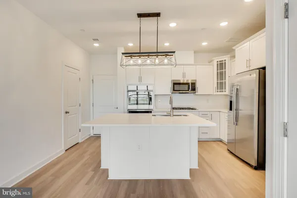 $3,300 | 14348 Yesler Avenue, Chantilly, VA 20151