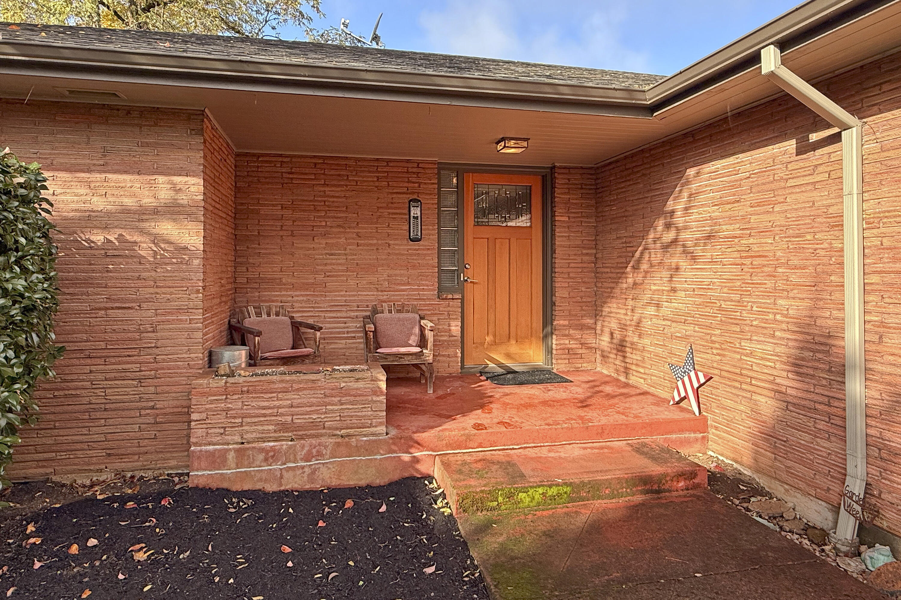 571 Northwest Wade Street Estacada, OR 97023 - Photo 4 of 45 6_Kathy Endicott 571 NW Wade St Estacada
