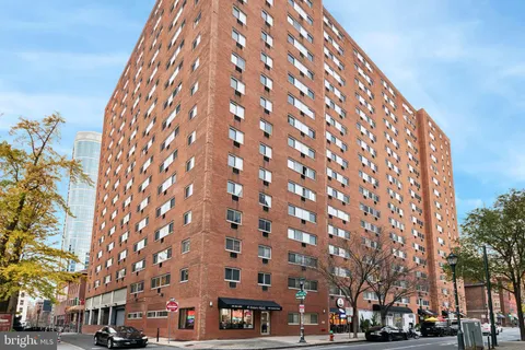 $195,000 | 2101 Chestnut Street, Unit 1610, Philadelphia, PA 19103