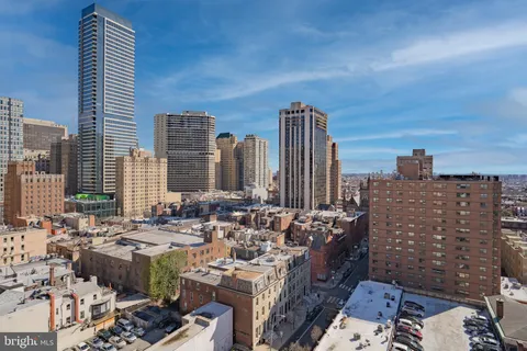 $195,000 | 2101 Chestnut Street, Unit 1610, Philadelphia, PA 19103