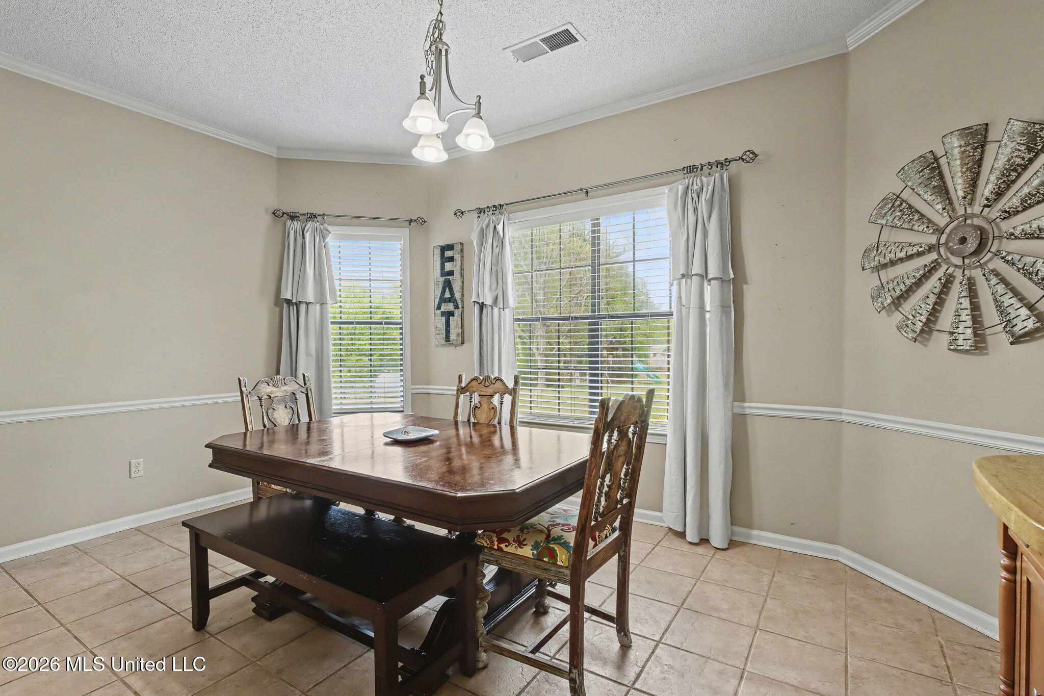 13960 Fairview Road Byhalia, MS 38611 - Photo 16 of 34 Breakfast Area
