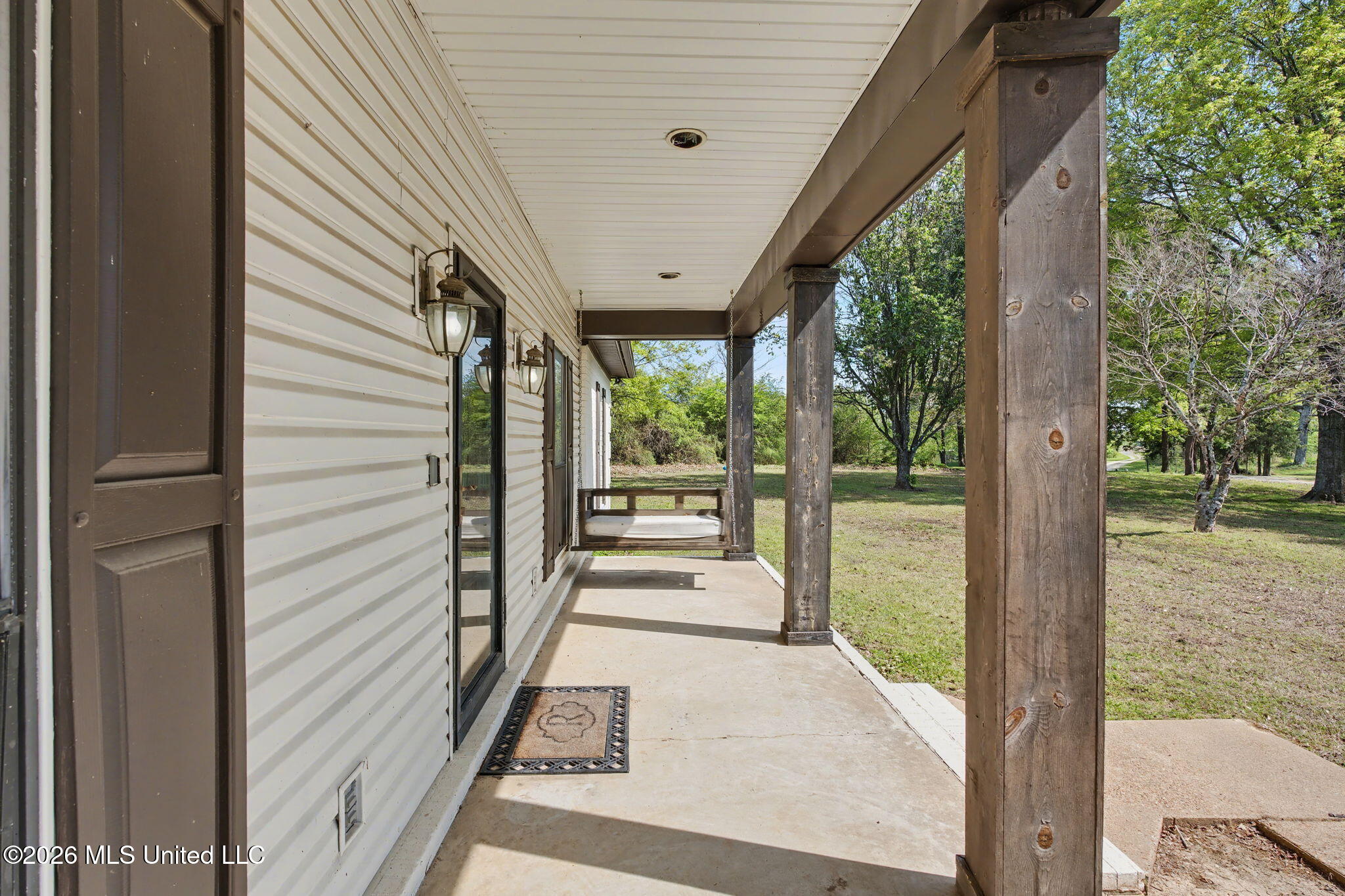 13960 Fairview Road Byhalia, MS 38611 - Photo 6 of 34 Front Porch