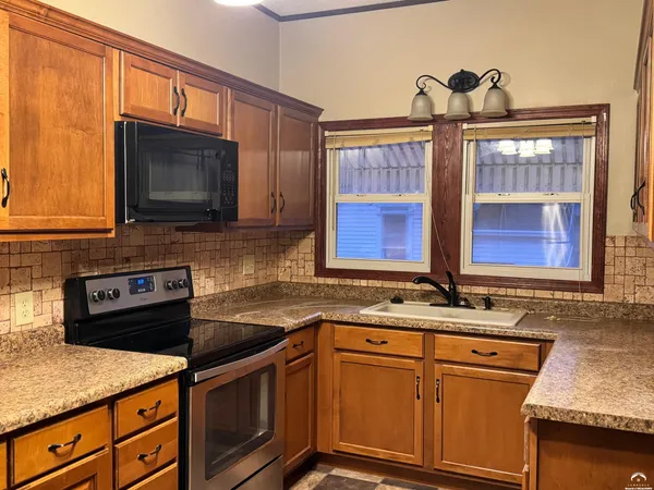 $135,000 | 206 East Main Street, Highland, KS 66035