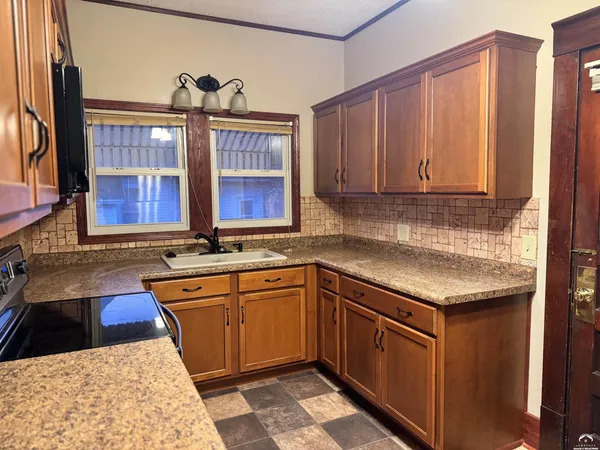 $135,000 | 206 East Main Street, Highland, KS 66035