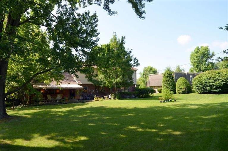 3085 Montavesta Road Lexington, KY 40502 - Photo 43 of 48 Very generous back yard with awning cove