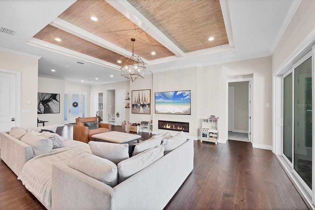 1614 Bay Road Sarasota, FL 34231 - Photo 7 of 51 Gallery Image 7