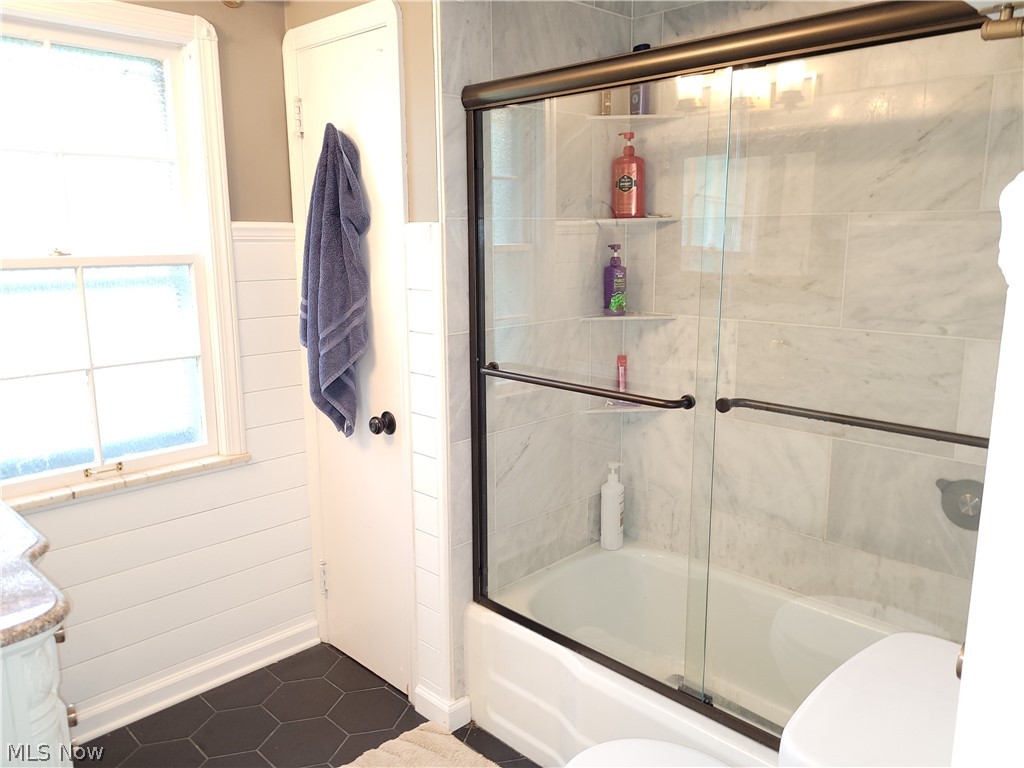 4887 Westbourne Road Cleveland, OH 44124 - Photo 10 of 13