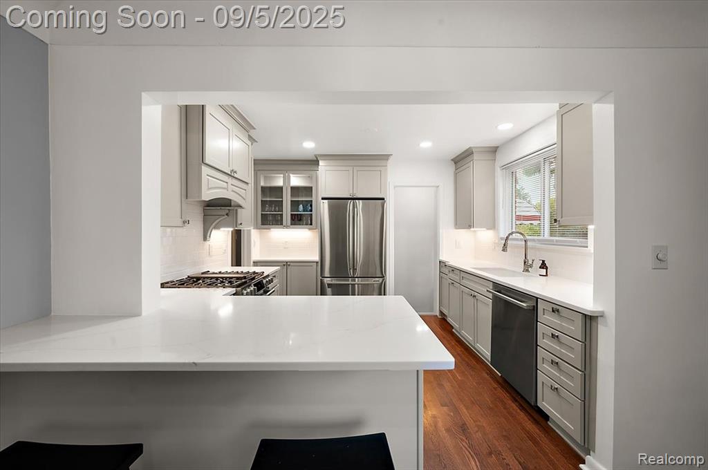 2151 Hawthorne Road Grosse Pointe Woods, MI 48236 - Photo 12 of 38
