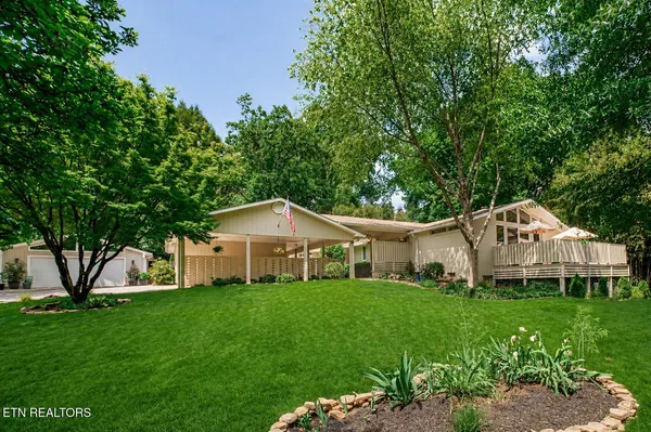 $850,000 | 213 Golf Club Road, Knoxville, TN 37919