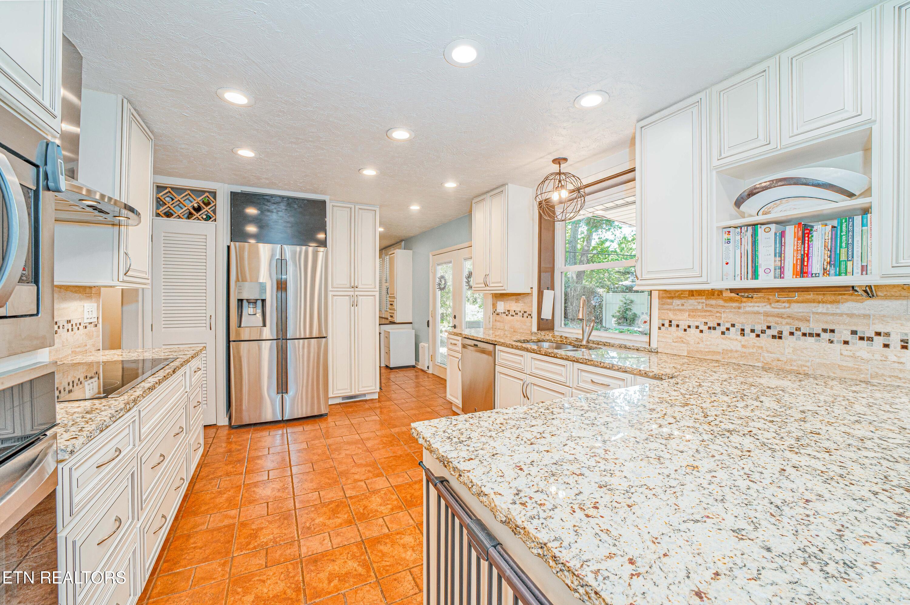 213 Golf Club Road Knoxville, TN 37919 - Photo 22 of 52 Axe-and-Arrow-Media-213-golfclub-V2-13