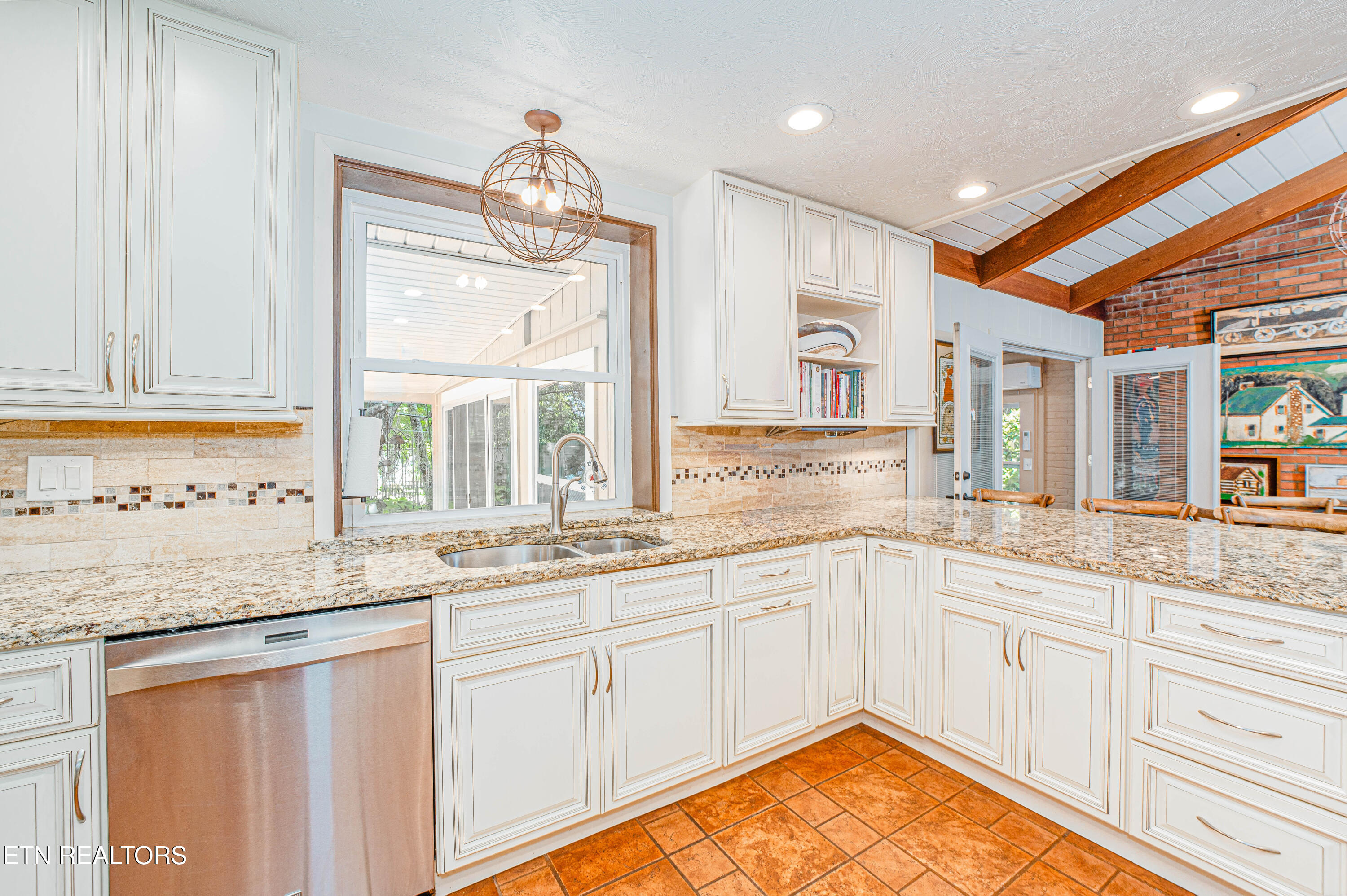 213 Golf Club Road Knoxville, TN 37919 - Photo 23 of 52 Axe-and-Arrow-Media-213-golfclub-V2-14