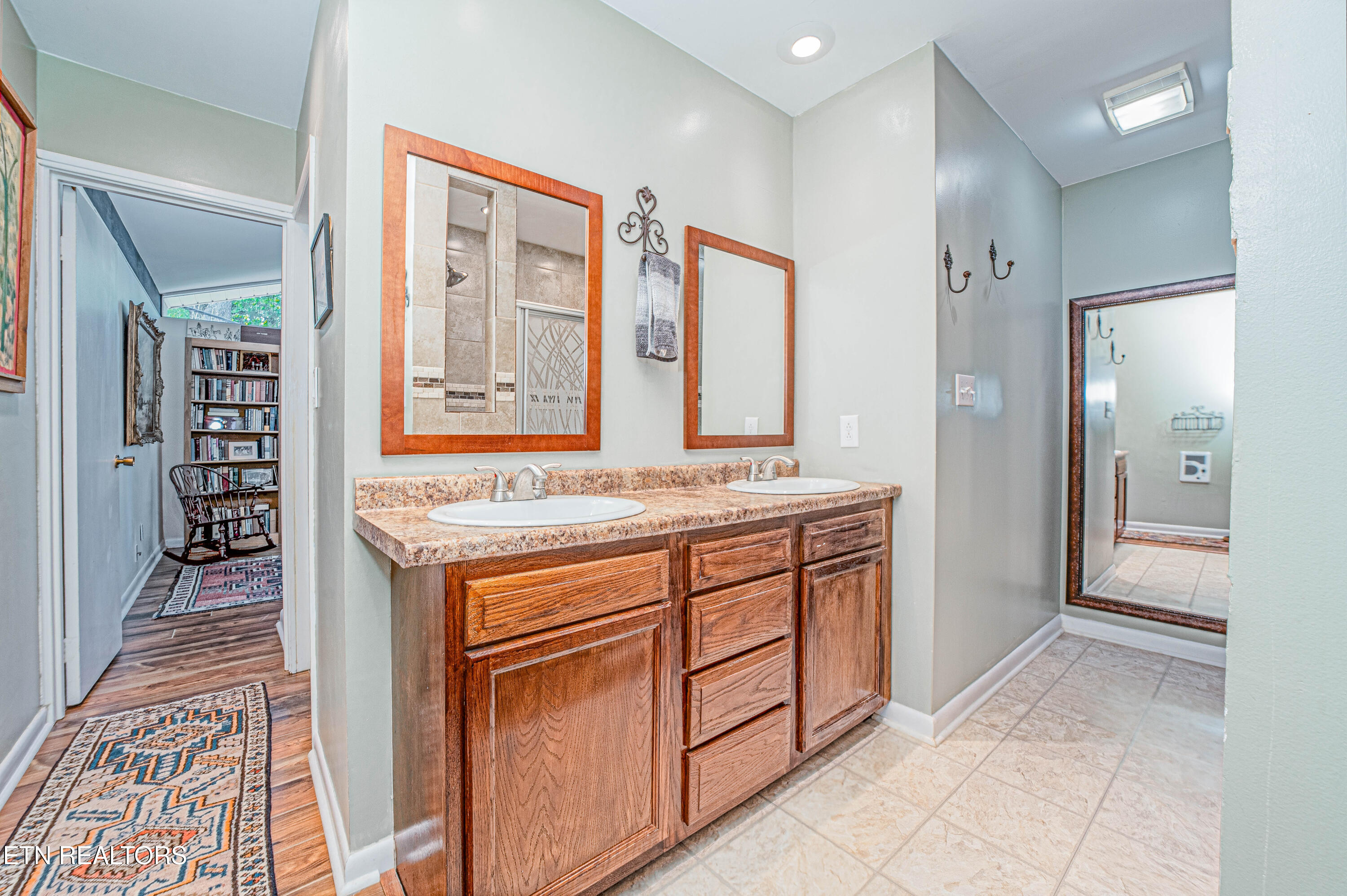 213 Golf Club Road Knoxville, TN 37919 - Photo 37 of 52 Axe-and-Arrow-Media-213-golfclub-V2-31