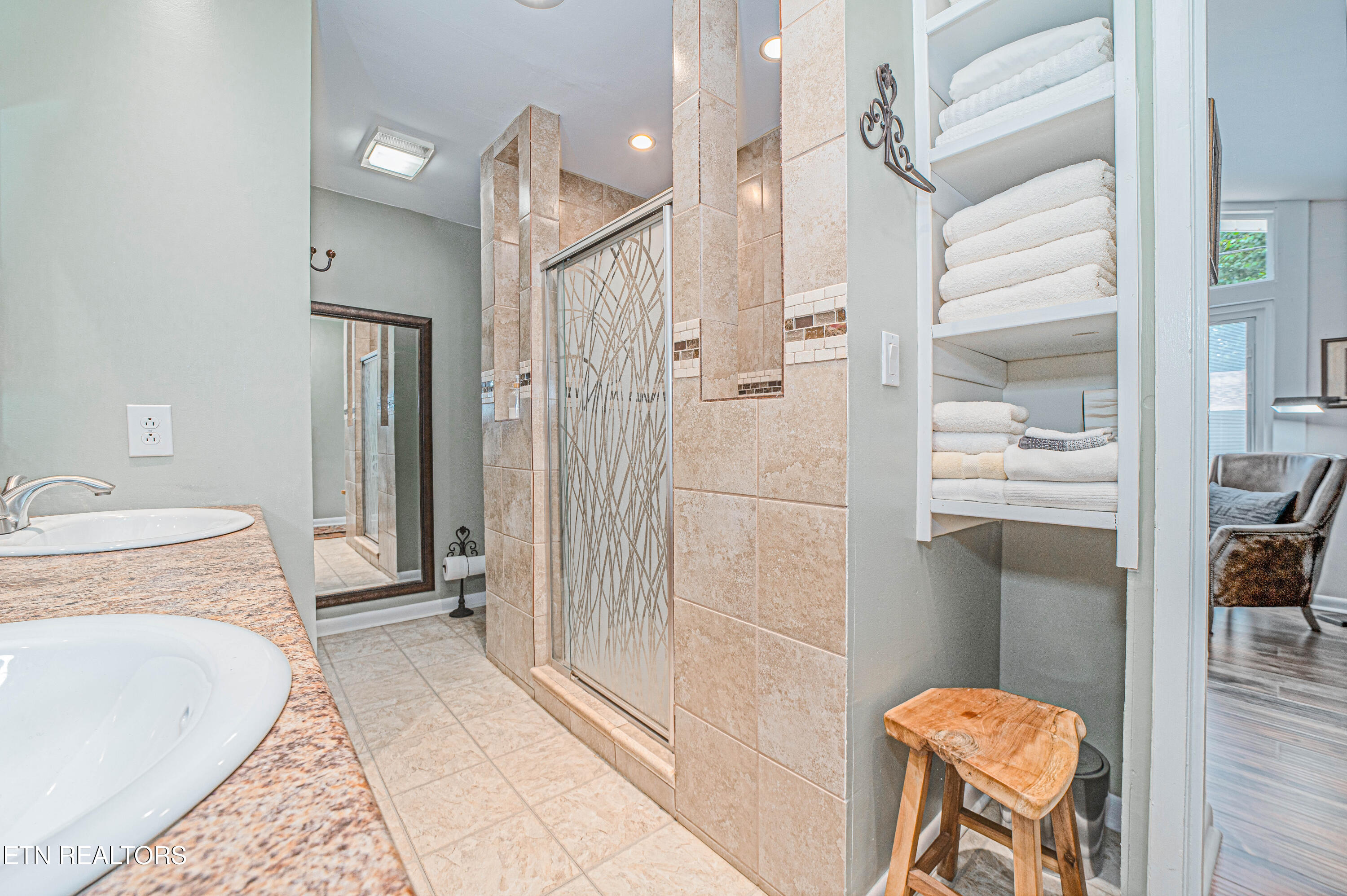 213 Golf Club Road Knoxville, TN 37919 - Photo 38 of 52 Axe-and-Arrow-Media-213-golfclub-V2-32