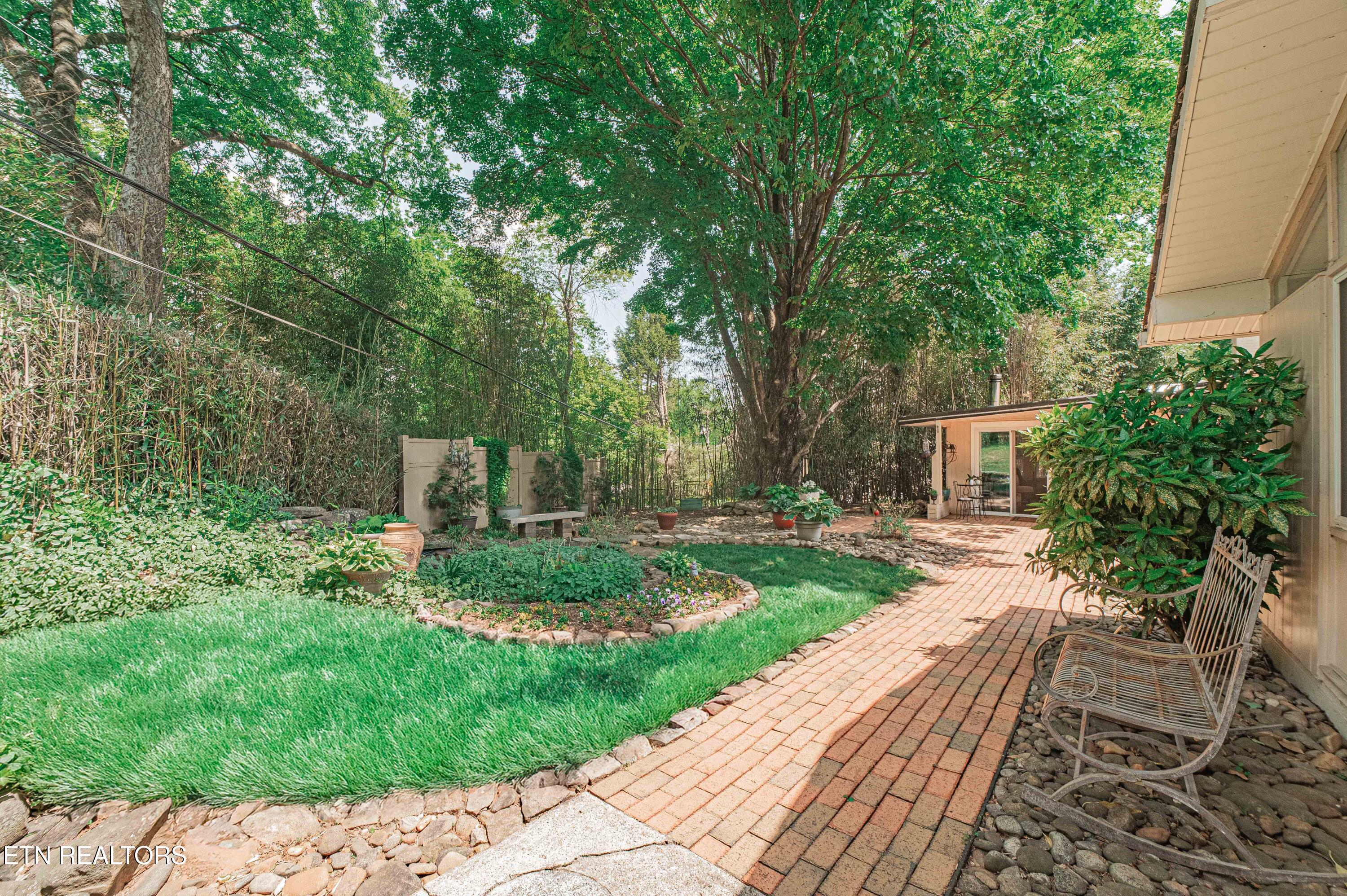 213 Golf Club Road Knoxville, TN 37919 - Photo 52 of 52 Axe-and-Arrow-Media-213-golfclub-V2-62