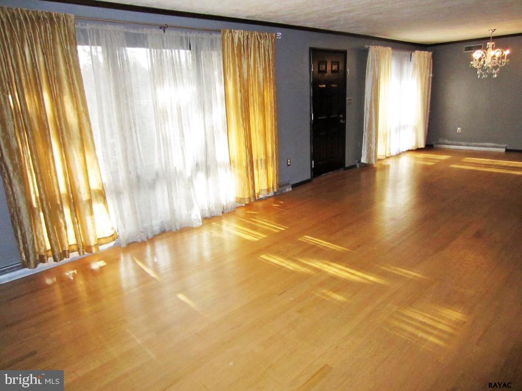 2020 Winding Road York, PA 17408 - Photo 3 of 34 Gallery Image 3