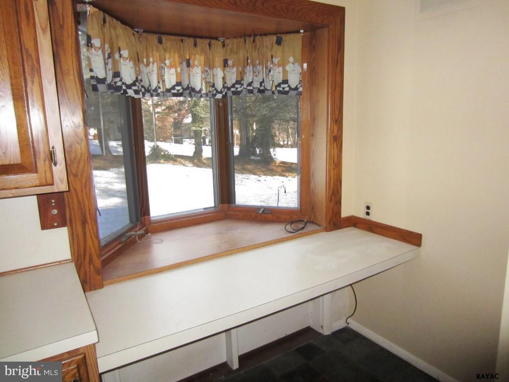 2020 Winding Road York, PA 17408 - Photo 10 of 34 Gallery Image 10