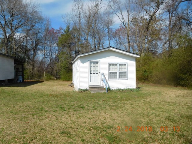 352 Lakeview Road La Grange, NC 28551 - Photo 17 of 18 Beauty Shop