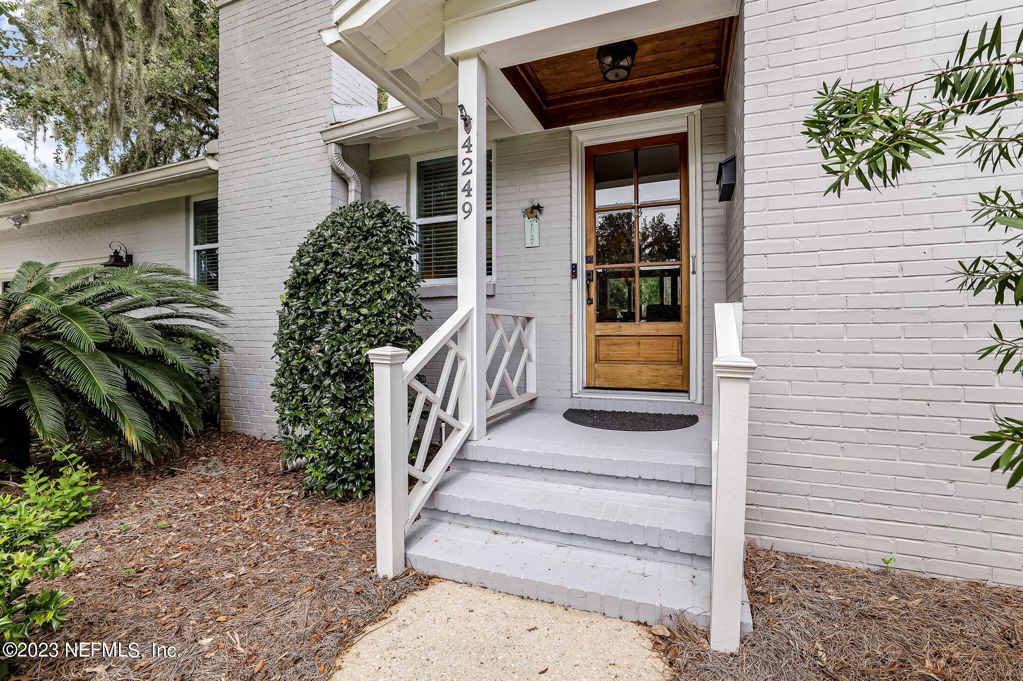 4249 Robin Hood Road Jacksonville, FL 32210 - Photo 2 of 39 5-web-or-mls-LR_4249_Robin_Hood_Rd_AA-5
