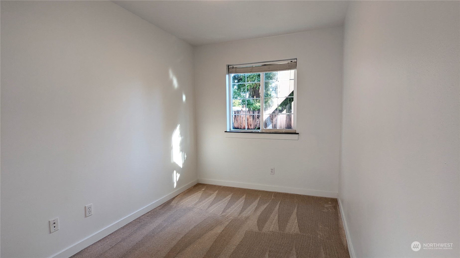 7508 Upper Ridge Road Everett, WA 98203 - Photo 18 of 26 an empty room with a window