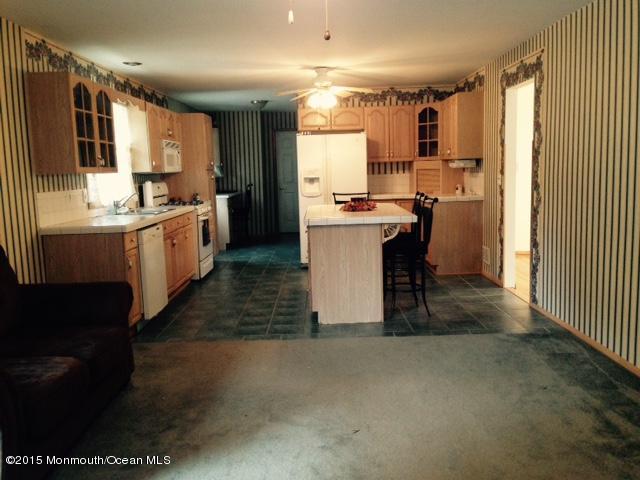 1212 Clover Road Brick, NJ 08724 - Photo 10 of 20 kitchen
