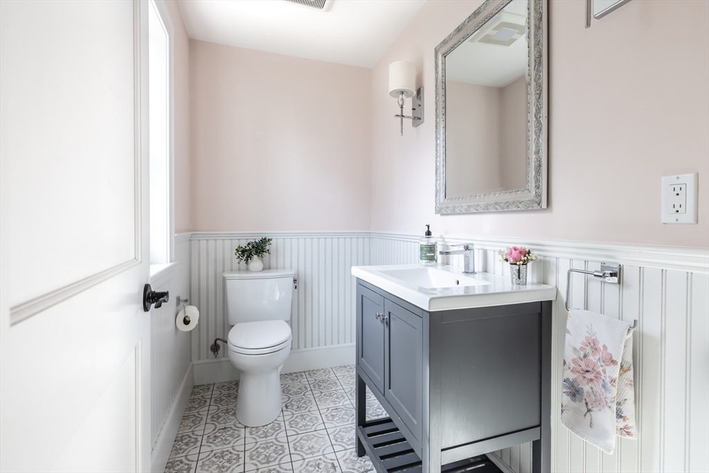 4 Greenough Street Needham, MA 02494 - Photo 14 of 39