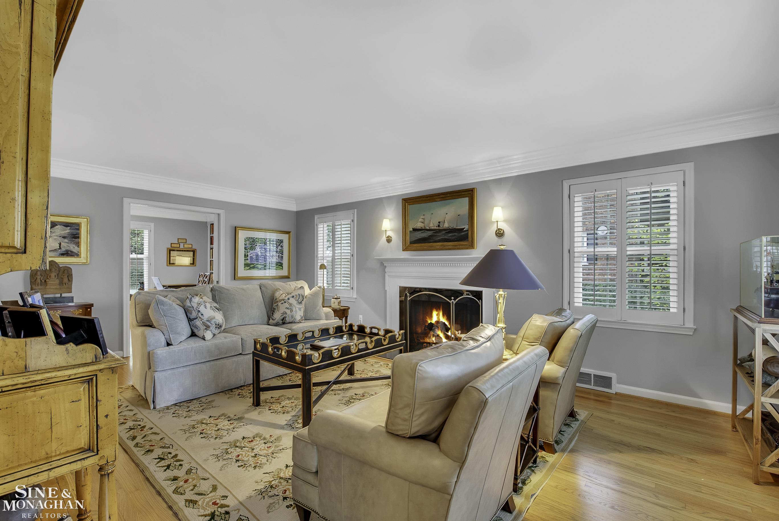 1042 Bishop Road Grosse Pointe, MI 48230 - Photo 6 of 53 50123710-5.JPG