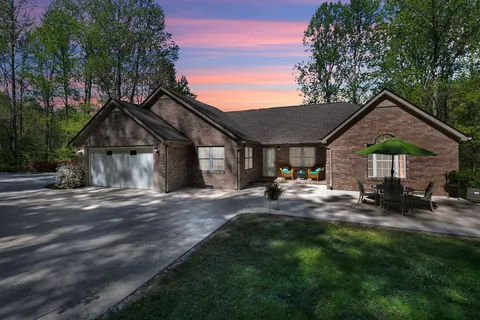 $595,000 | 2890 Winchester Highway, Lynchburg, TN 37352