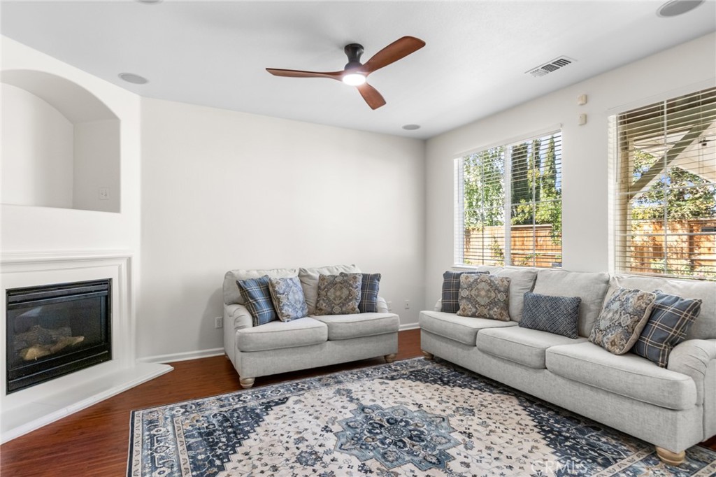 307 Noble Drive Merced, CA 95348 - Photo 18 of 31 Family Room