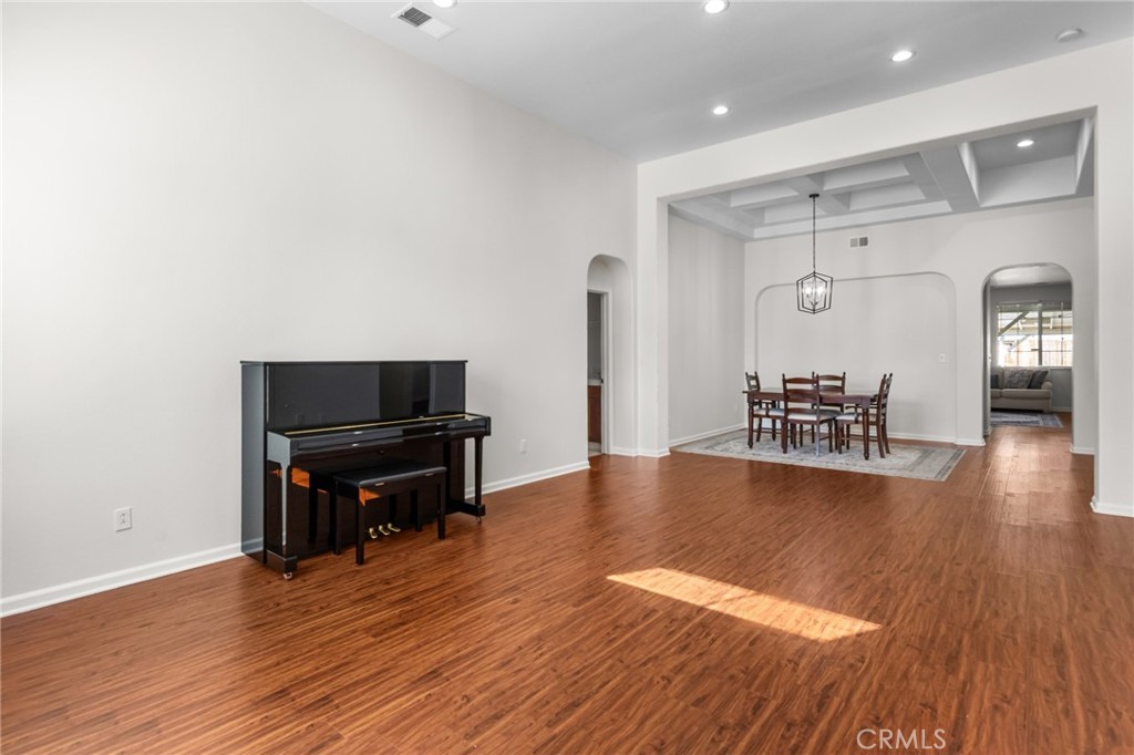 307 Noble Drive Merced, CA 95348 - Photo 7 of 31 Entry