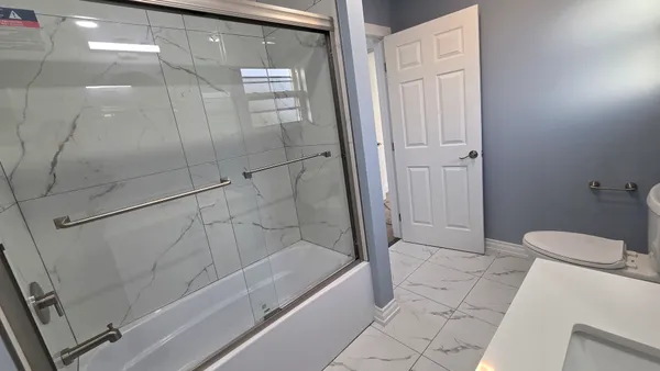 $575,000 | 859 John Street, Bensenville, IL 60106