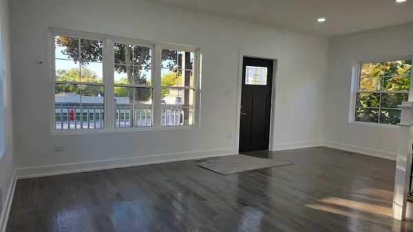 $575,000 | 859 John Street, Bensenville, IL 60106