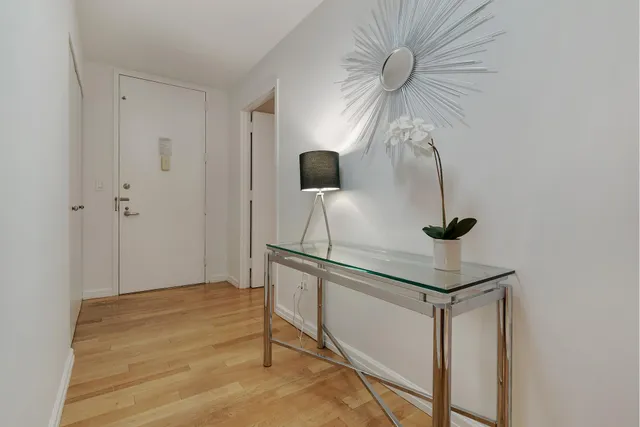 $900,000 | 99 John Street, Unit 425 | Financial District